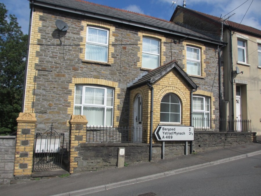 Images for 7 High Street, Pengam