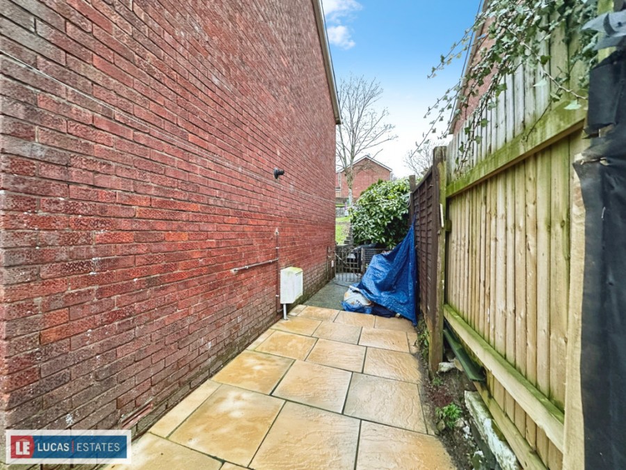 Images for Coundley Close, Fleur De Lis