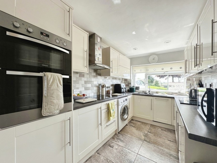 Images for Barry Close, Penpedairheol, Hengoed