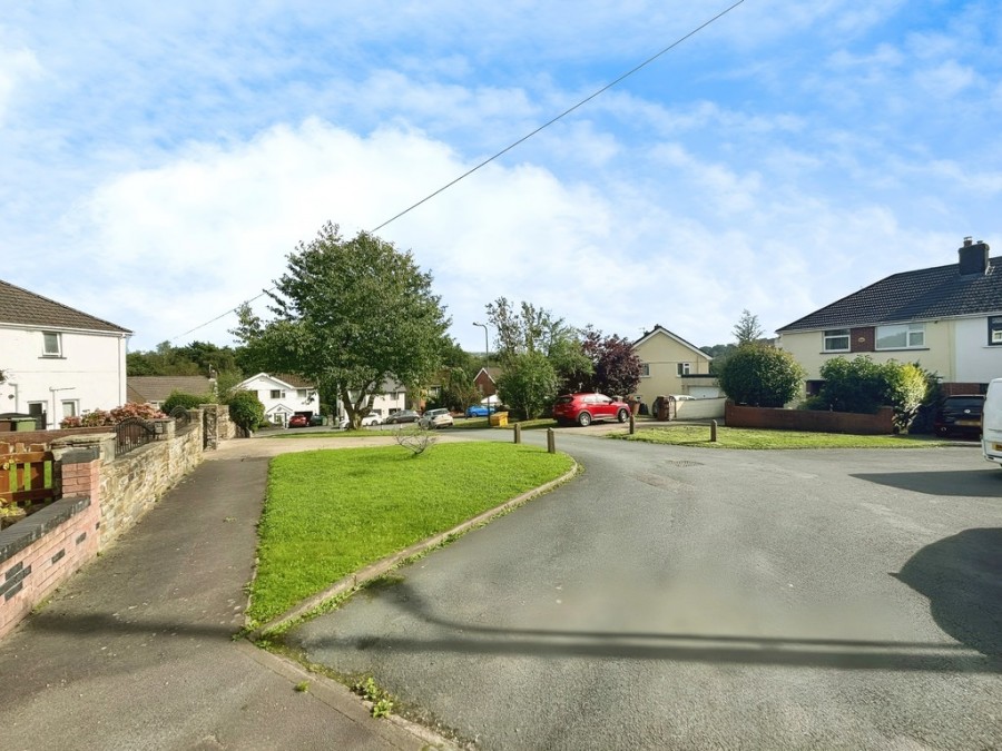 Images for Heol-y-graig, Ystrad Mynach, Hengoed