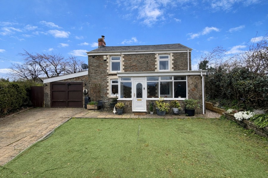 Images for New Meadow Cottage, Gelligaer, Hengoed