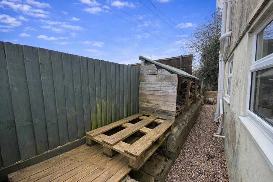 Images for New Meadow Cottage, Gelligaer, Hengoed