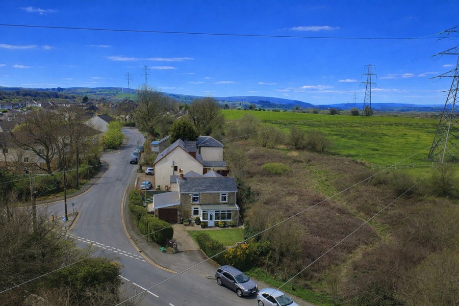 Images for New Meadow Cottage, Gelligaer, Hengoed
