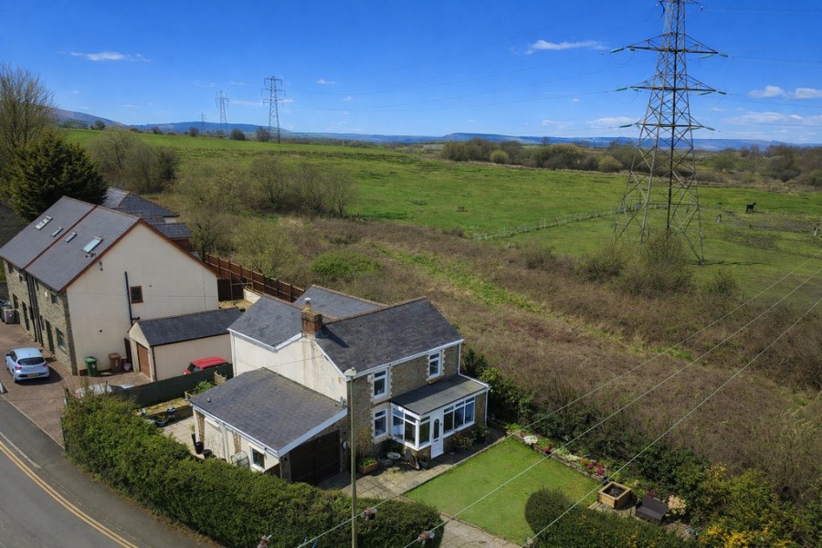 Images for New Meadow Cottage, Gelligaer, Hengoed