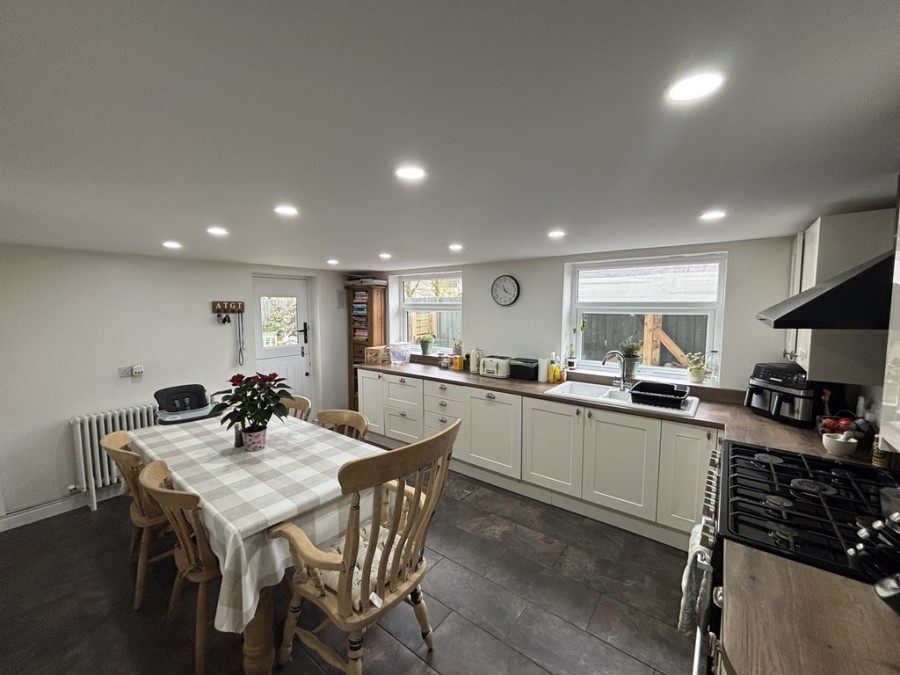 Images for New Meadow Cottage, Gelligaer, Hengoed