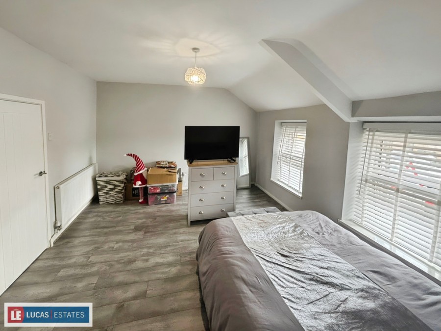 Images for Twynffald Rd, Cefn Fforest, Blackwood