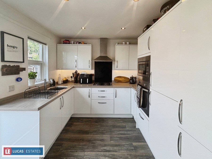 Images for Clos Llyswen, penpedairheol