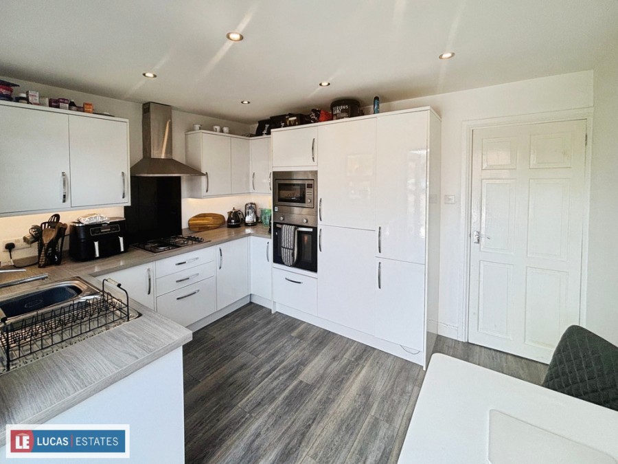 Images for Clos Llyswen, penpedairheol