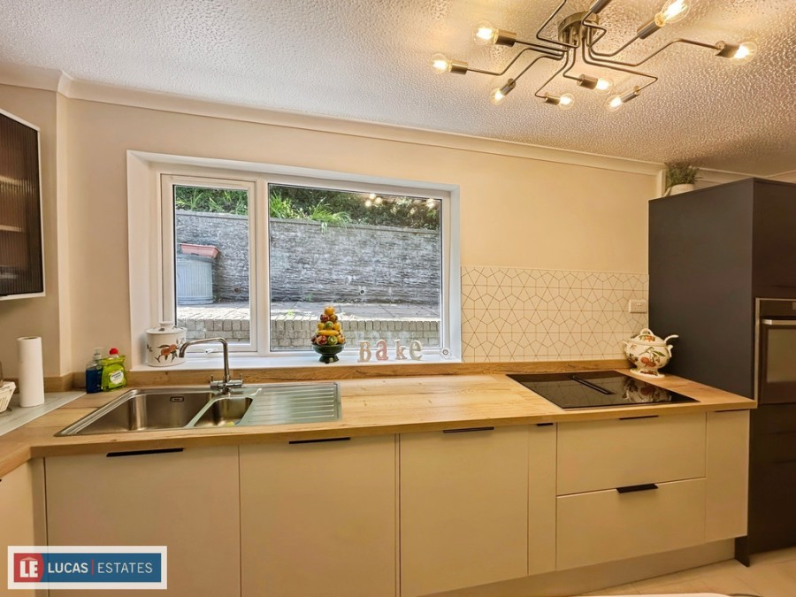 Images for Ashgrove, Edwardsville, Treharris