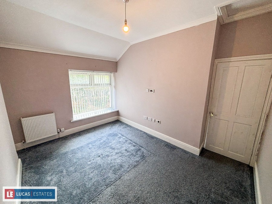 Images for Leicester Square, Gelligaer, Hengoed