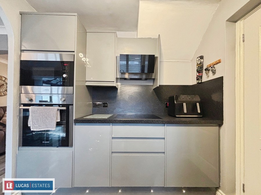 Images for Bryn Awelon, Penpedairheol, Hengoed