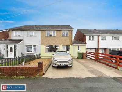 Shannon Close, Pontllanfraith