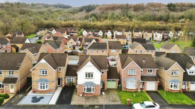 Stryd Hywel Harris, Ystrad Mynach