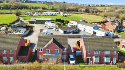 Farm Close, Tir-y-berth, Hengoed