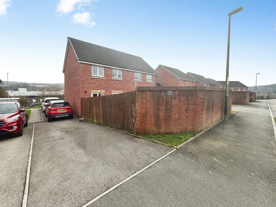 Images for Farm Close, Tir-y-berth, Hengoed