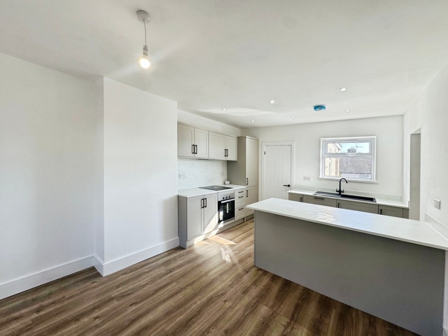 Images for Brynglas Avenue, Pontllanfraith
