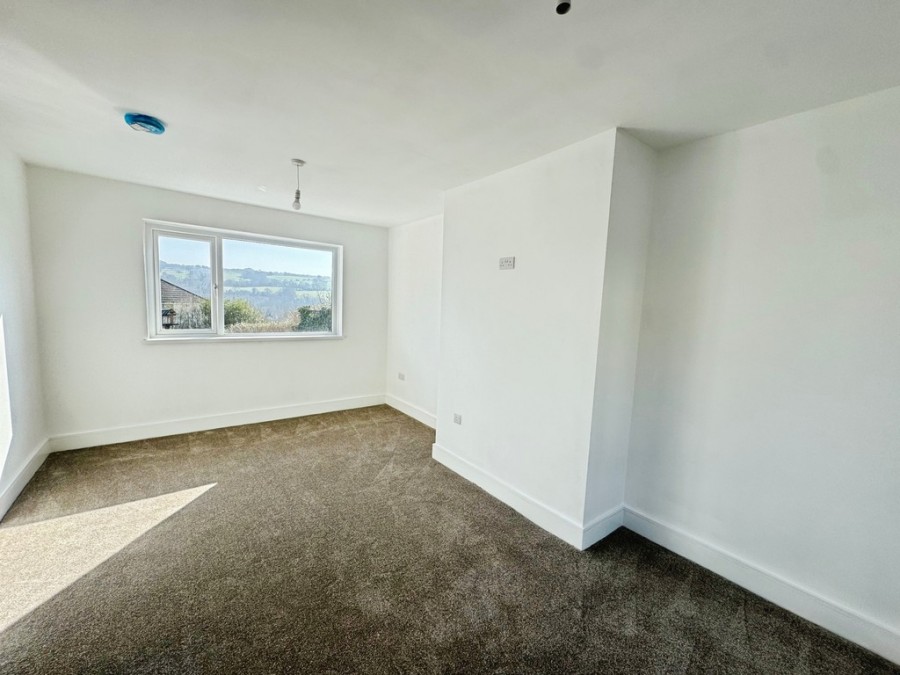 Images for Brynglas Avenue, Pontllanfraith