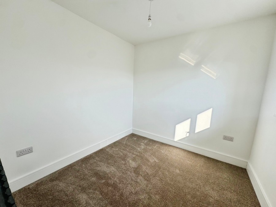 Images for Brynglas Avenue, Pontllanfraith