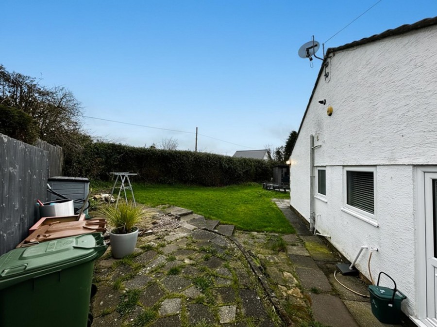 Images for Garreg Wen, Penpedairheol