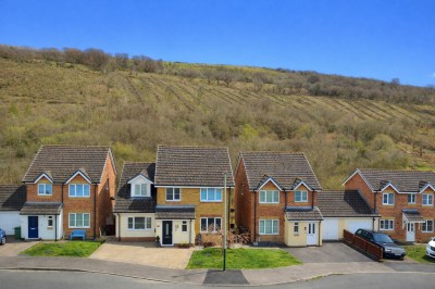 Valley Meadow Close, Newbridge