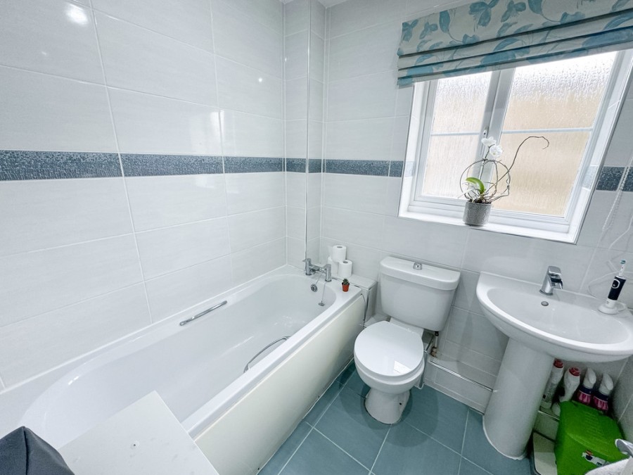 Images for Valley Meadow Close, Newbridge