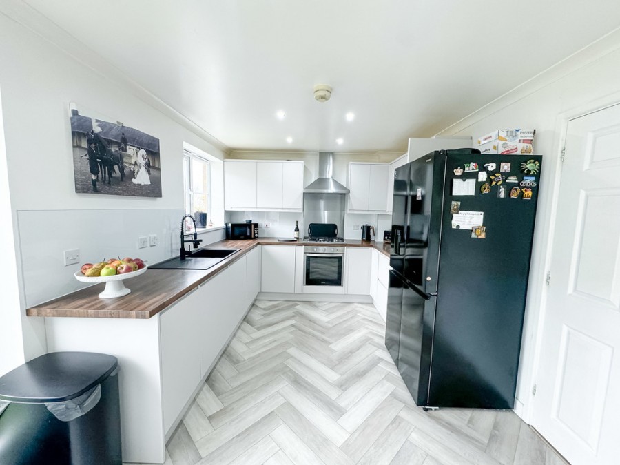 Images for Valley Meadow Close, Newbridge
