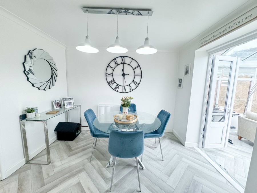 Images for Valley Meadow Close, Newbridge