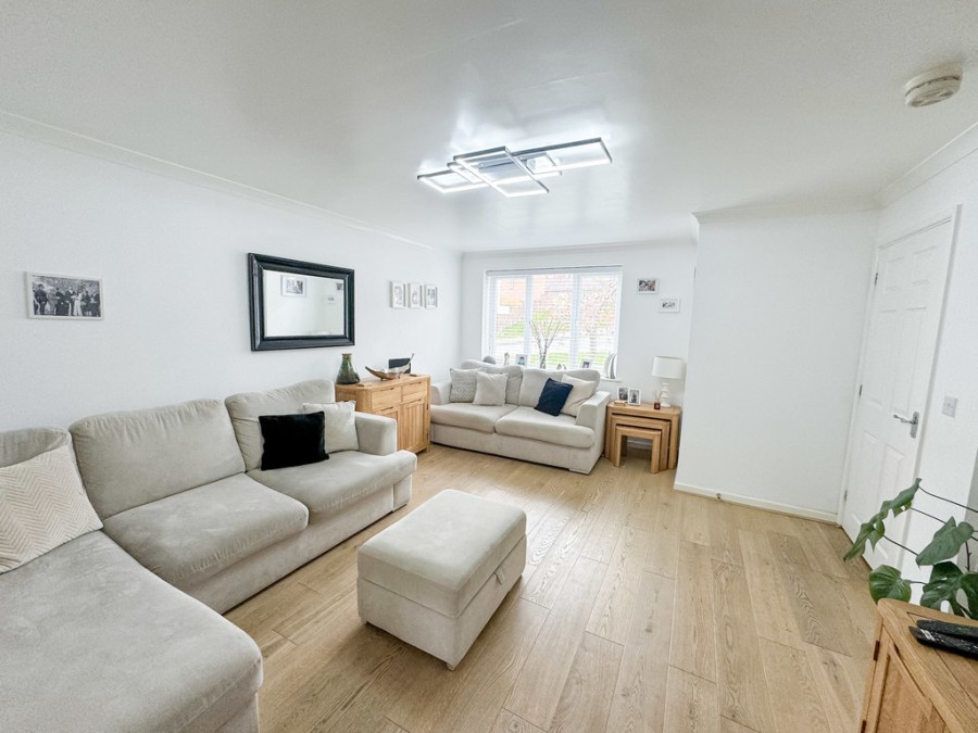 Images for Valley Meadow Close, Newbridge