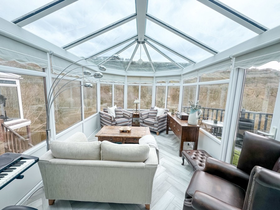 Images for Valley Meadow Close, Newbridge